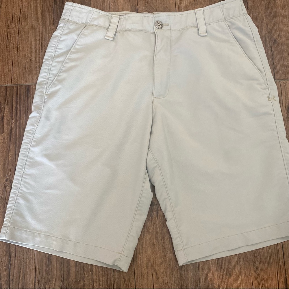 Under Armour Men's Light beige Flat Front Shorts